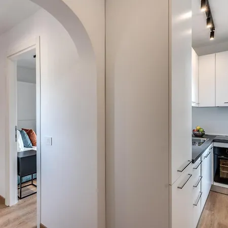 Апартаменты Luxury Penthouse With Amazing Terrace Рим