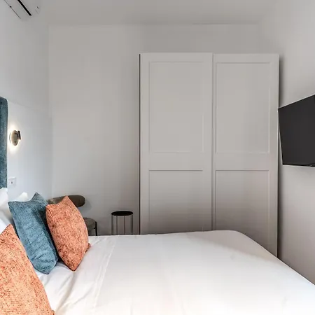 Апартаменты Luxury Penthouse With Amazing Terrace Рим